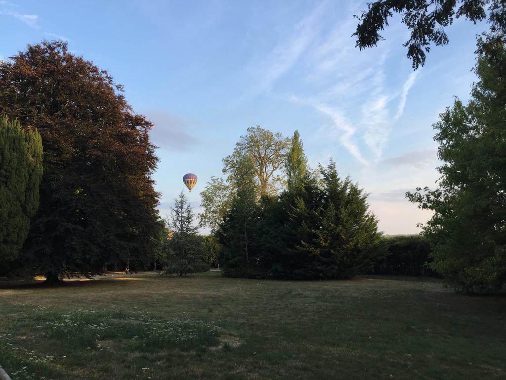 Château de la Folie Trie-Château Exterior foto
